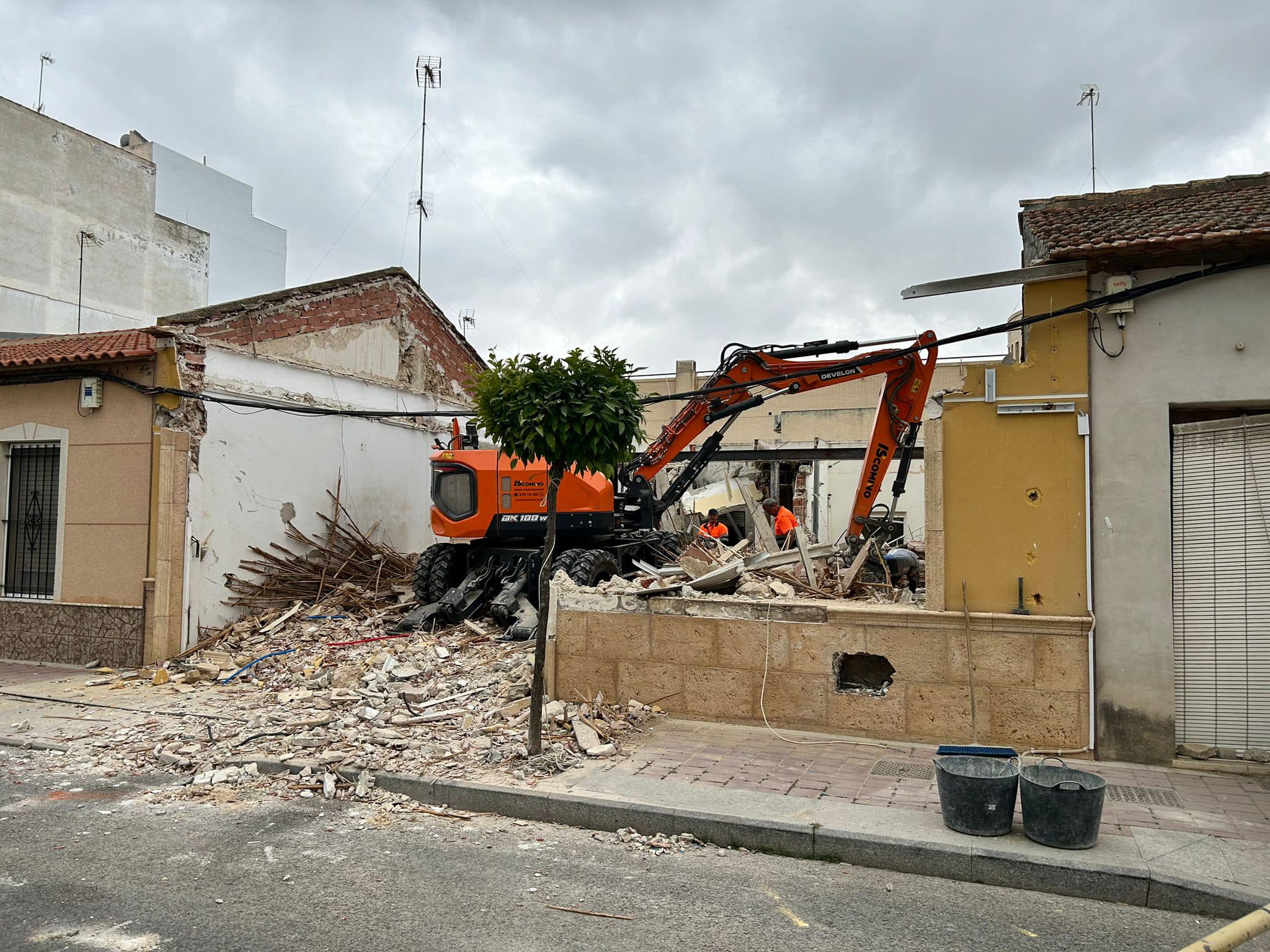 En marcha la demolición de la vivienda para la ampliación del centro de