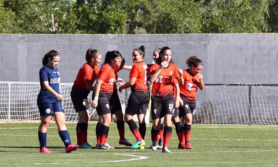 Duelo en Rojales en la jornada de fútbol femenino de la 1ª Regional 6