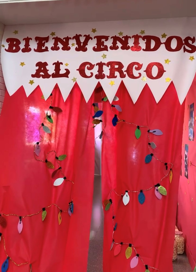 El colegio de Hurchillo decora hasta el último rincón con personajes de conocidos cuentos y películas infantiles en sus XXXII Jornadas de literatura infantil 