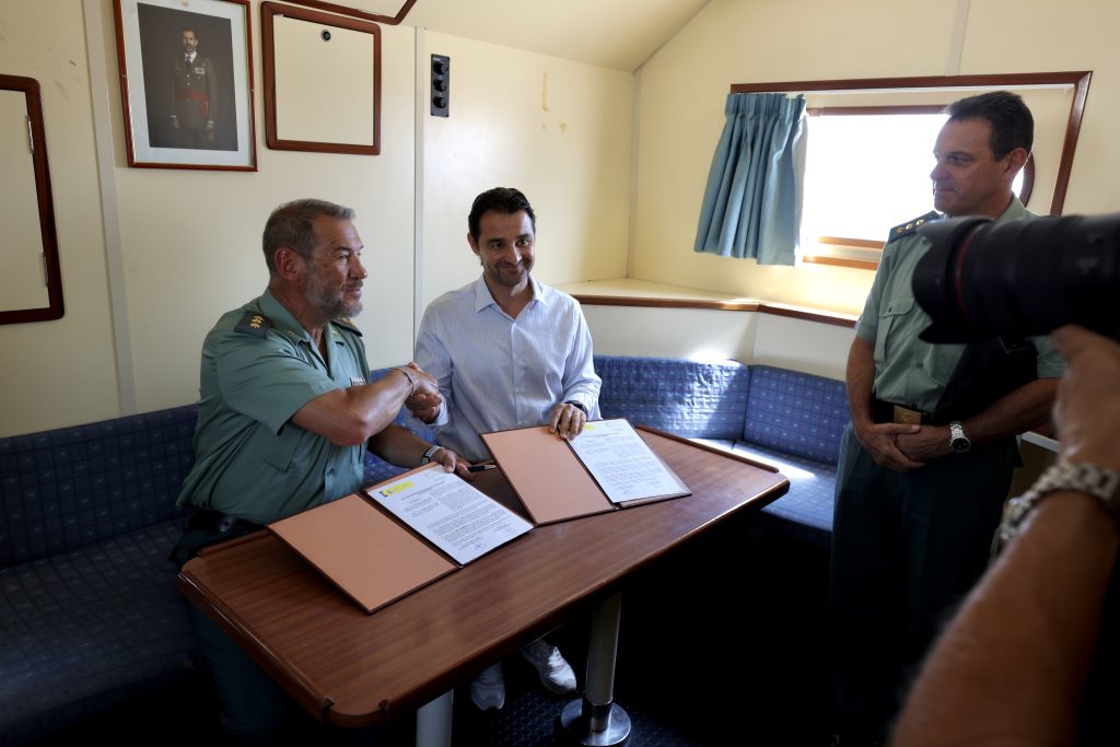 La Guardia Civil dona una de sus embarcaciones a los Museos Flotantes de Torrevieja  