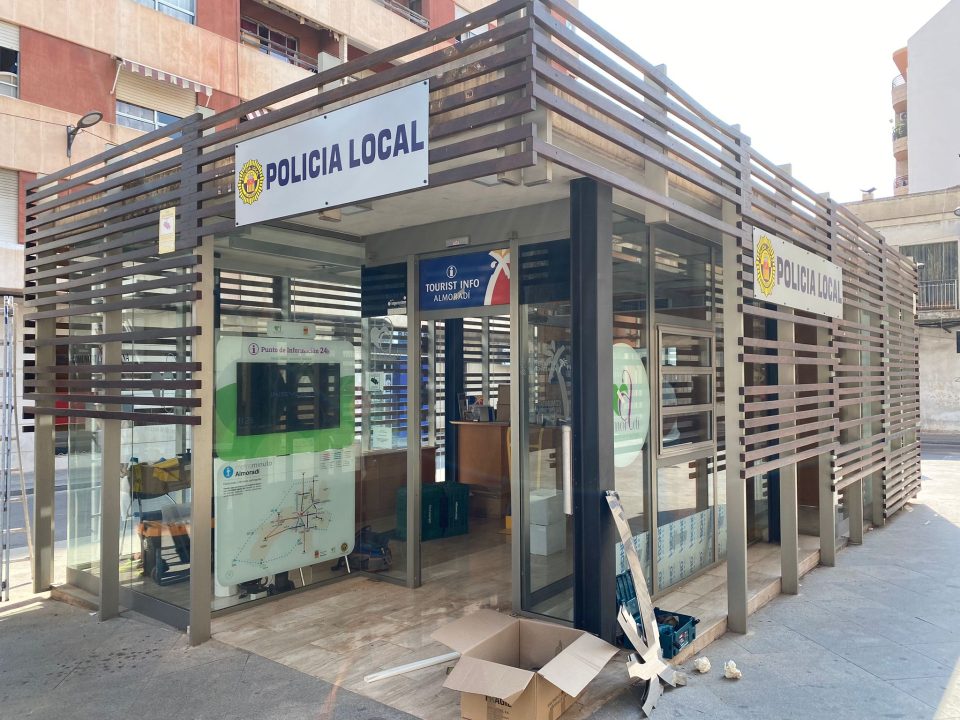 La Plaza de la Constitución de Almoradí contará con un retén de la Policía Local