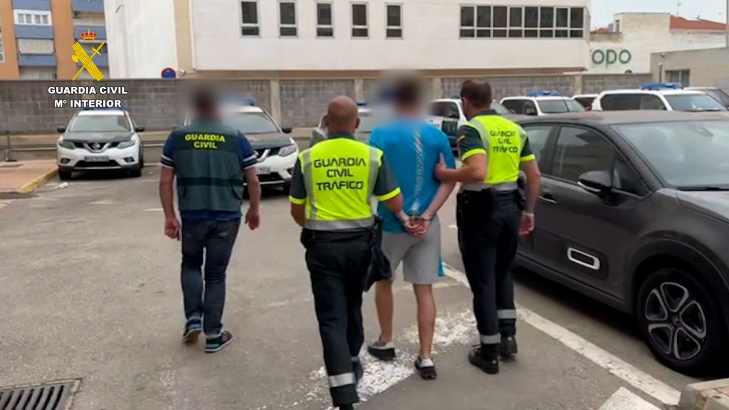 La Guardia Civil detiene al autor fugado de un accidente en Torrevieja donde murió una persona