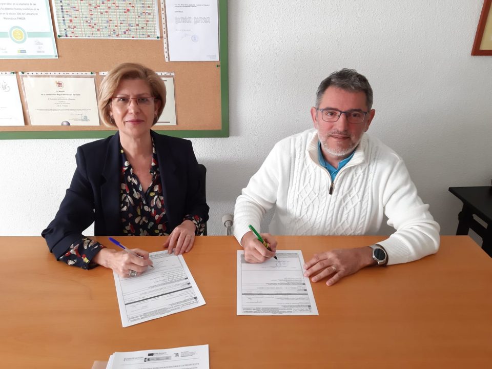 El IES Tháder de Orihuela y el Conservatorio firman un acuerdo de coordinación horaria 6