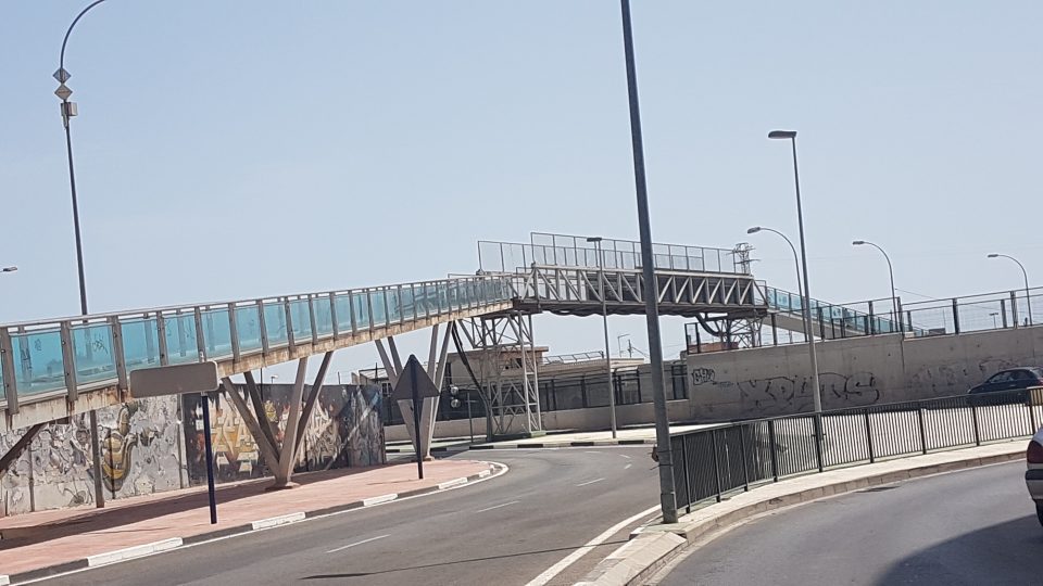 Adif licita la construcción de la nueva pasarela peatonal que conecta Orihuela ciudad con Correntías 6
