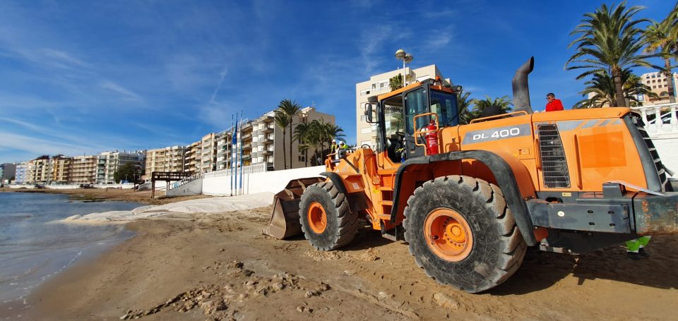 La regeneración de la playa de Los Locos ensanchará unos 20 metros el tramo central 6