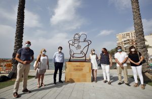 Torrevieja dedica una escultura a las víctimas de la COVID19 7