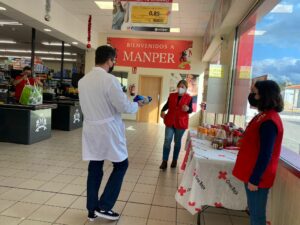 Supermercados Manper colabora con Cruz Roja y recaudan más de una tonelada de alimentos 7
