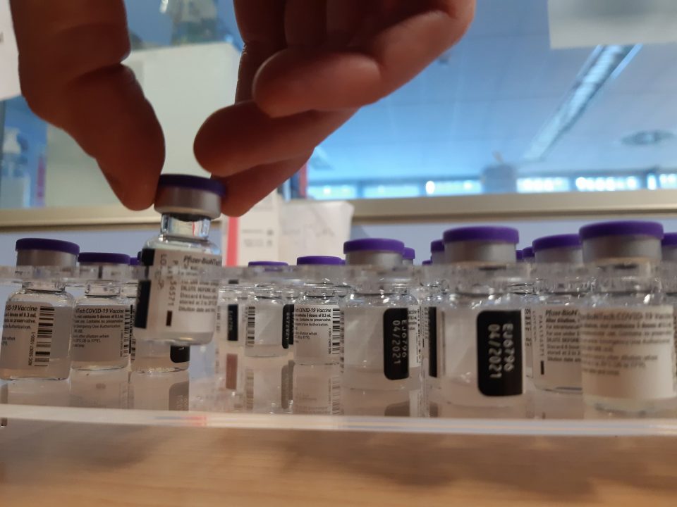 Sanidad da opción de recibir la segunda dosis de Pfizer a los vacunados con AstraZeneca menores de 60 años 6